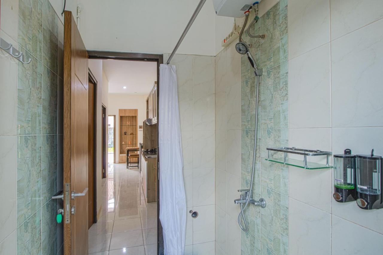 Karana House Syariah Hotel Melati Bagian luar foto